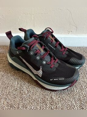 Nike Wildhorse Trail Shoes Size 5